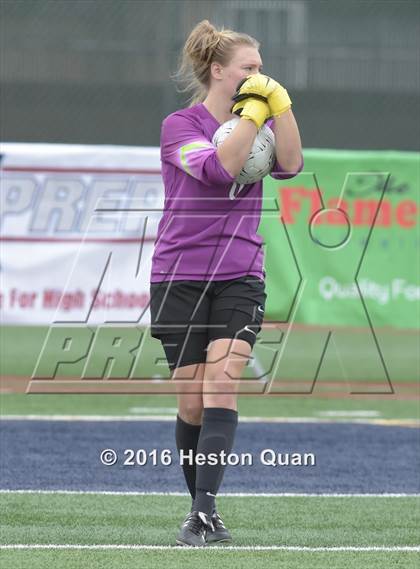 Thumbnail 3 in Palos Verdes vs. Northwood (CIF-SS D2 Final) photogallery.