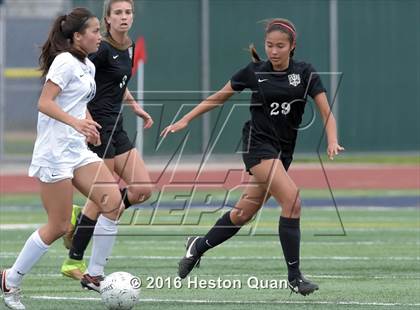 Thumbnail 3 in Palos Verdes vs. Northwood (CIF-SS D2 Final) photogallery.