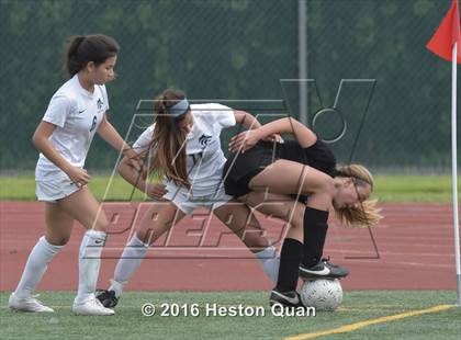 Thumbnail 2 in Palos Verdes vs. Northwood (CIF-SS D2 Final) photogallery.