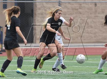 Thumbnail 3 in Palos Verdes vs. Northwood (CIF-SS D2 Final) photogallery.