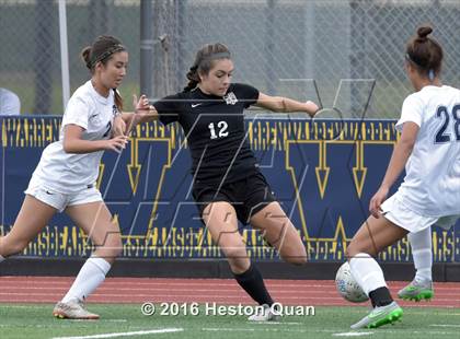 Thumbnail 2 in Palos Verdes vs. Northwood (CIF-SS D2 Final) photogallery.