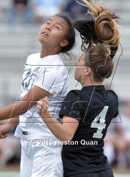 Thumbnail 1 in Palos Verdes vs. Northwood (CIF-SS D2 Final) photogallery.