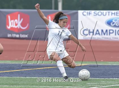 Thumbnail 1 in Palos Verdes vs. Northwood (CIF-SS D2 Final) photogallery.