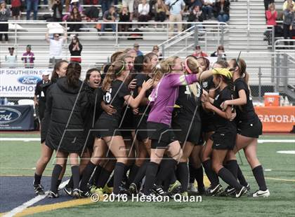 Thumbnail 2 in Palos Verdes vs. Northwood (CIF-SS D2 Final) photogallery.