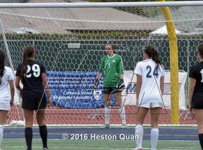 Thumbnail 1 in Palos Verdes vs. Northwood (CIF-SS D2 Final) photogallery.