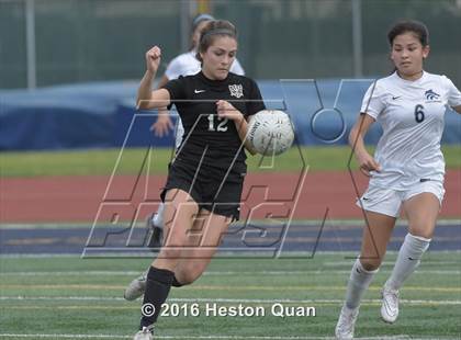 Thumbnail 2 in Palos Verdes vs. Northwood (CIF-SS D2 Final) photogallery.