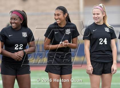 Thumbnail 3 in Palos Verdes vs. Northwood (CIF-SS D2 Final) photogallery.