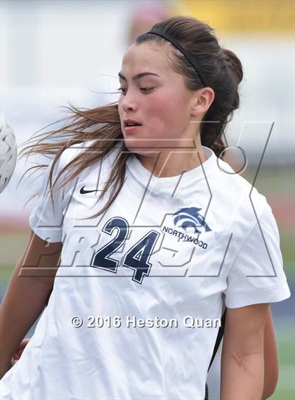 Thumbnail 2 in Palos Verdes vs. Northwood (CIF-SS D2 Final) photogallery.