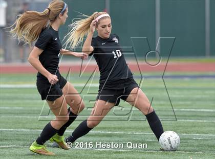 Thumbnail 3 in Palos Verdes vs. Northwood (CIF-SS D2 Final) photogallery.