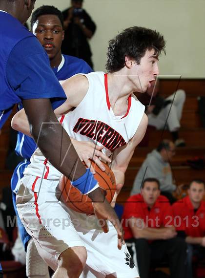 Thumbnail 3 in Harvard-Westlake vs. Serra (Fairfax State Preview) photogallery.