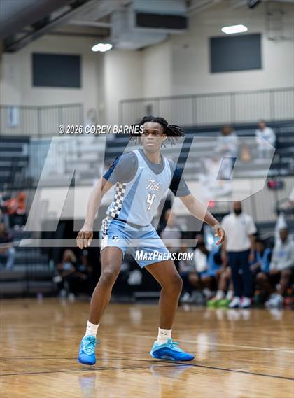 Thumbnail 2 in Long County vs. Warner Robins (HOCO Bear Brawl) photogallery.