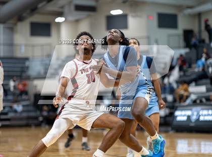 Thumbnail 1 in Long County vs. Warner Robins (HOCO Bear Brawl) photogallery.
