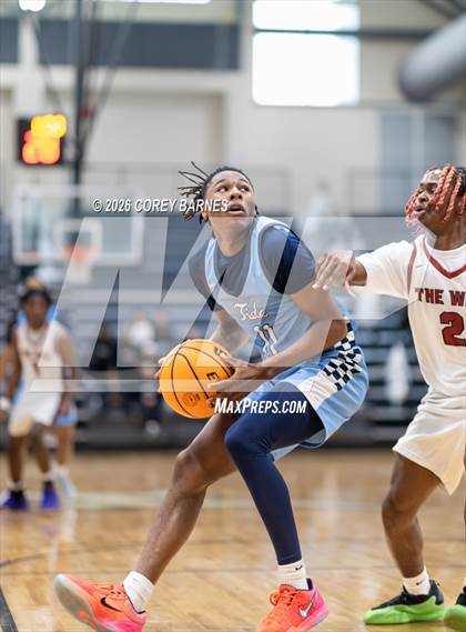 Thumbnail 3 in Long County vs. Warner Robins (HOCO Bear Brawl) photogallery.