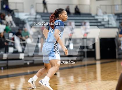 Thumbnail 1 in Long County vs. Warner Robins (HOCO Bear Brawl) photogallery.