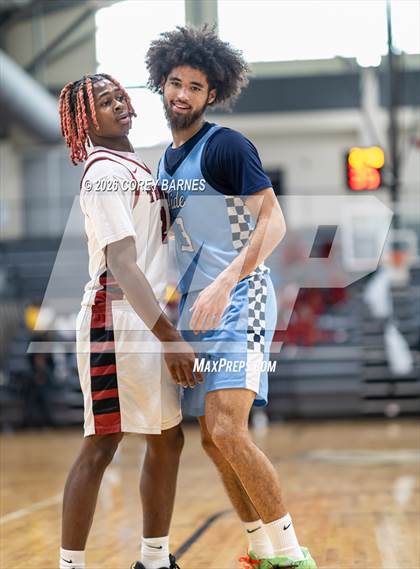 Thumbnail 1 in Long County vs. Warner Robins (HOCO Bear Brawl) photogallery.