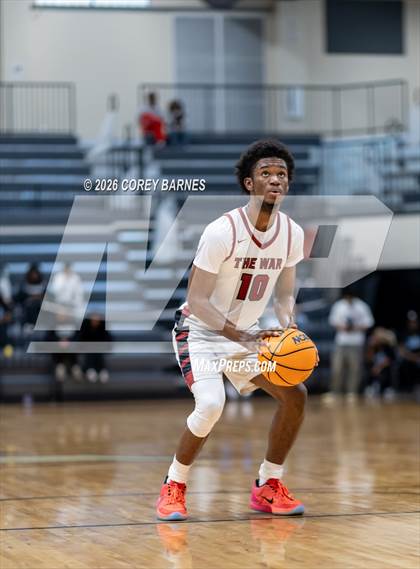 Thumbnail 1 in Long County vs. Warner Robins (HOCO Bear Brawl) photogallery.