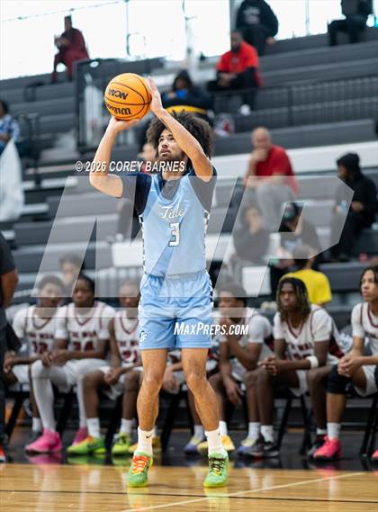 Thumbnail 2 in Long County vs. Warner Robins (HOCO Bear Brawl) photogallery.
