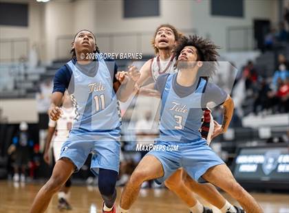 Thumbnail 3 in Long County vs. Warner Robins (HOCO Bear Brawl) photogallery.