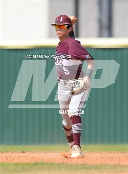 Thumbnail 1 in Uvalde @ Harlan photogallery.