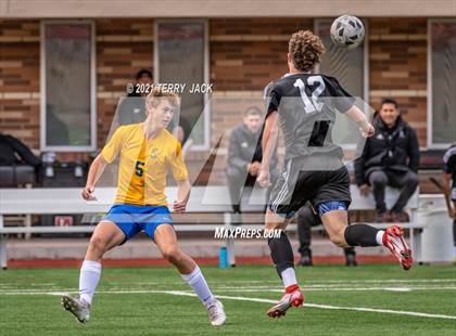 Thumbnail 2 in Servite vs. St. Paul's photogallery.