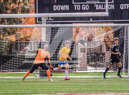 Thumbnail 3 in Servite vs. St. Paul's photogallery.