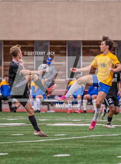 Thumbnail 1 in Servite vs. St. Paul's photogallery.