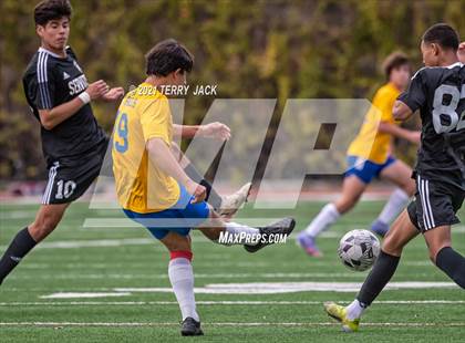 Thumbnail 2 in Servite vs. St. Paul's photogallery.
