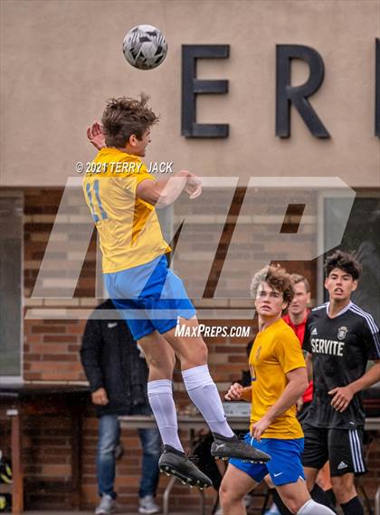 Thumbnail 2 in Servite vs. St. Paul's photogallery.