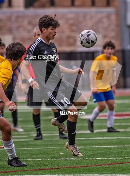 Thumbnail 1 in Servite vs. St. Paul's photogallery.