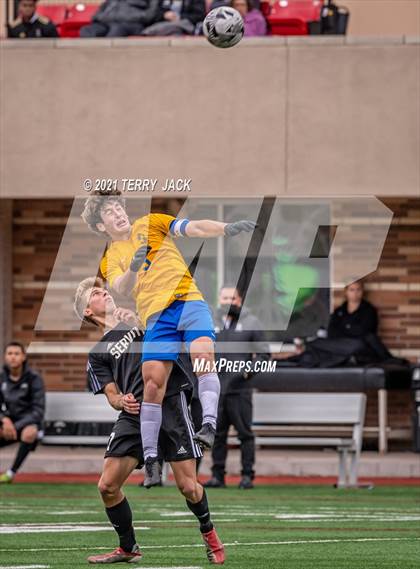 Thumbnail 2 in Servite vs. St. Paul's photogallery.