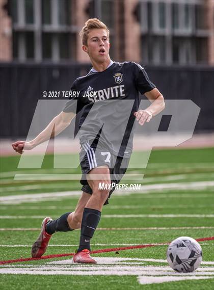 Thumbnail 1 in Servite vs. St. Paul's photogallery.