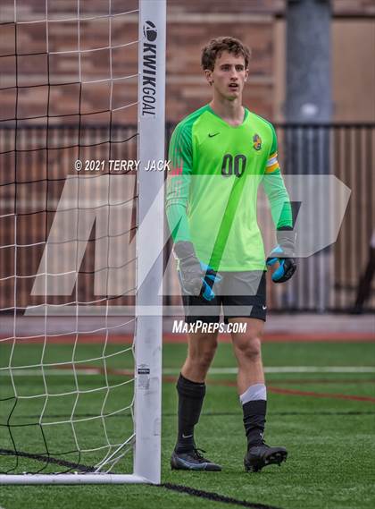 Thumbnail 2 in Servite vs. St. Paul's photogallery.