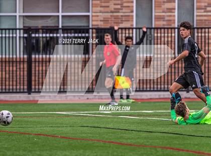 Thumbnail 1 in Servite vs. St. Paul's photogallery.