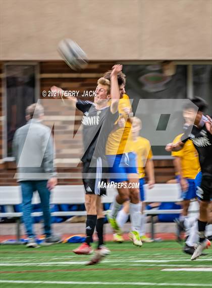 Thumbnail 3 in Servite vs. St. Paul's photogallery.