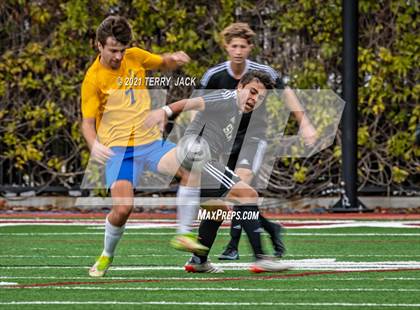 Thumbnail 2 in Servite vs. St. Paul's photogallery.