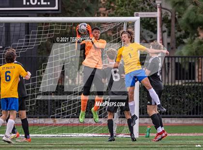 Thumbnail 1 in Servite vs. St. Paul's photogallery.