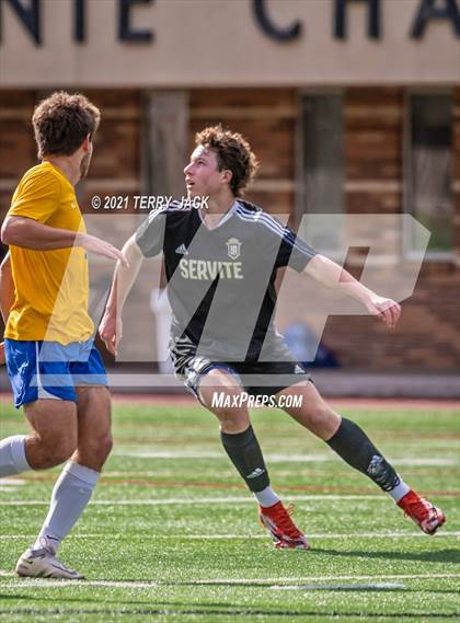 Thumbnail 3 in Servite vs. St. Paul's photogallery.