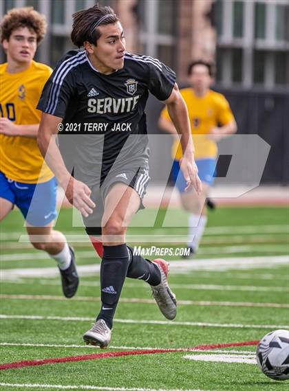 Thumbnail 3 in Servite vs. St. Paul's photogallery.