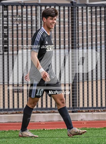 Thumbnail 2 in Servite vs. St. Paul's photogallery.