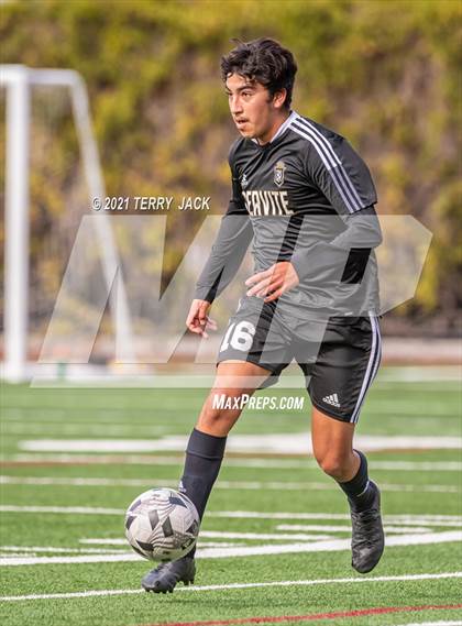 Thumbnail 1 in Servite vs. St. Paul's photogallery.