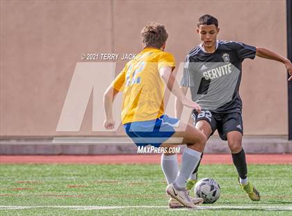 Thumbnail 2 in Servite vs. St. Paul's photogallery.
