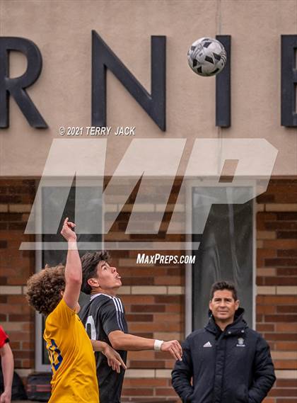 Thumbnail 2 in Servite vs. St. Paul's photogallery.