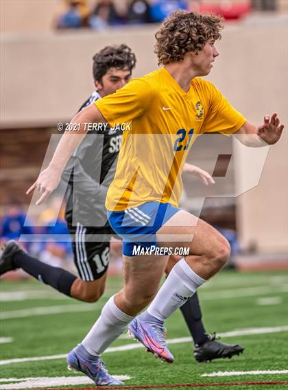 Thumbnail 2 in Servite vs. St. Paul's photogallery.