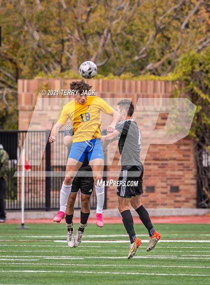Thumbnail 3 in Servite vs. St. Paul's photogallery.