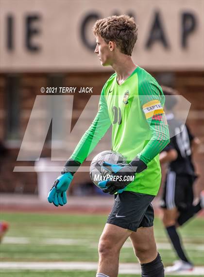 Thumbnail 2 in Servite vs. St. Paul's photogallery.