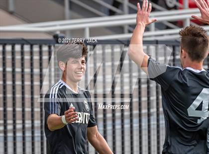 Thumbnail 3 in Servite vs. St. Paul's photogallery.
