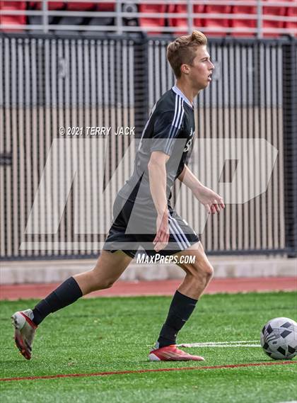 Thumbnail 1 in Servite vs. St. Paul's photogallery.