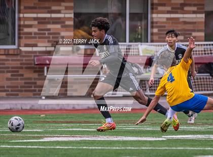 Thumbnail 3 in Servite vs. St. Paul's photogallery.