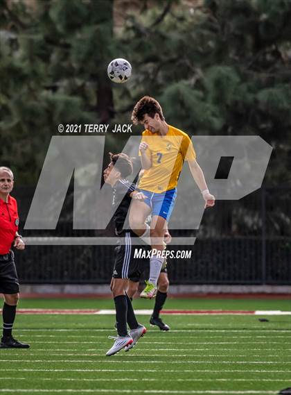 Thumbnail 1 in Servite vs. St. Paul's photogallery.