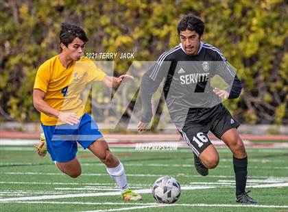 Thumbnail 2 in Servite vs. St. Paul's photogallery.